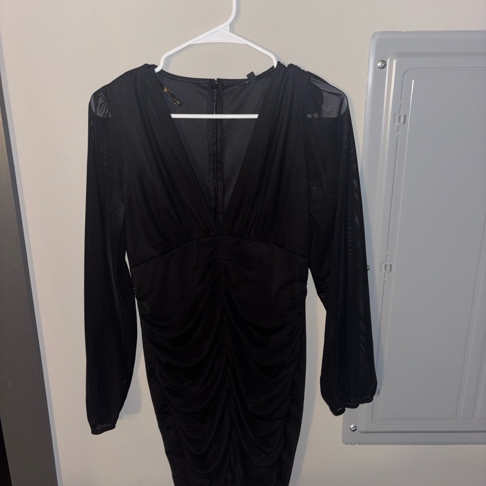 Stellah Black Ruched V-Neck Long Sleeve Dress